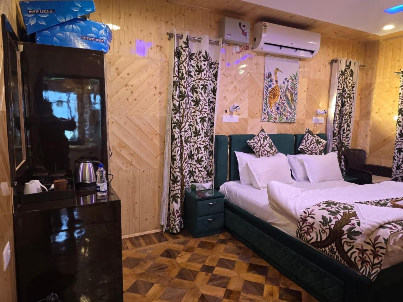 Cliff Cottage Pahalgam, Kashmir Batakut Eksteriør billede