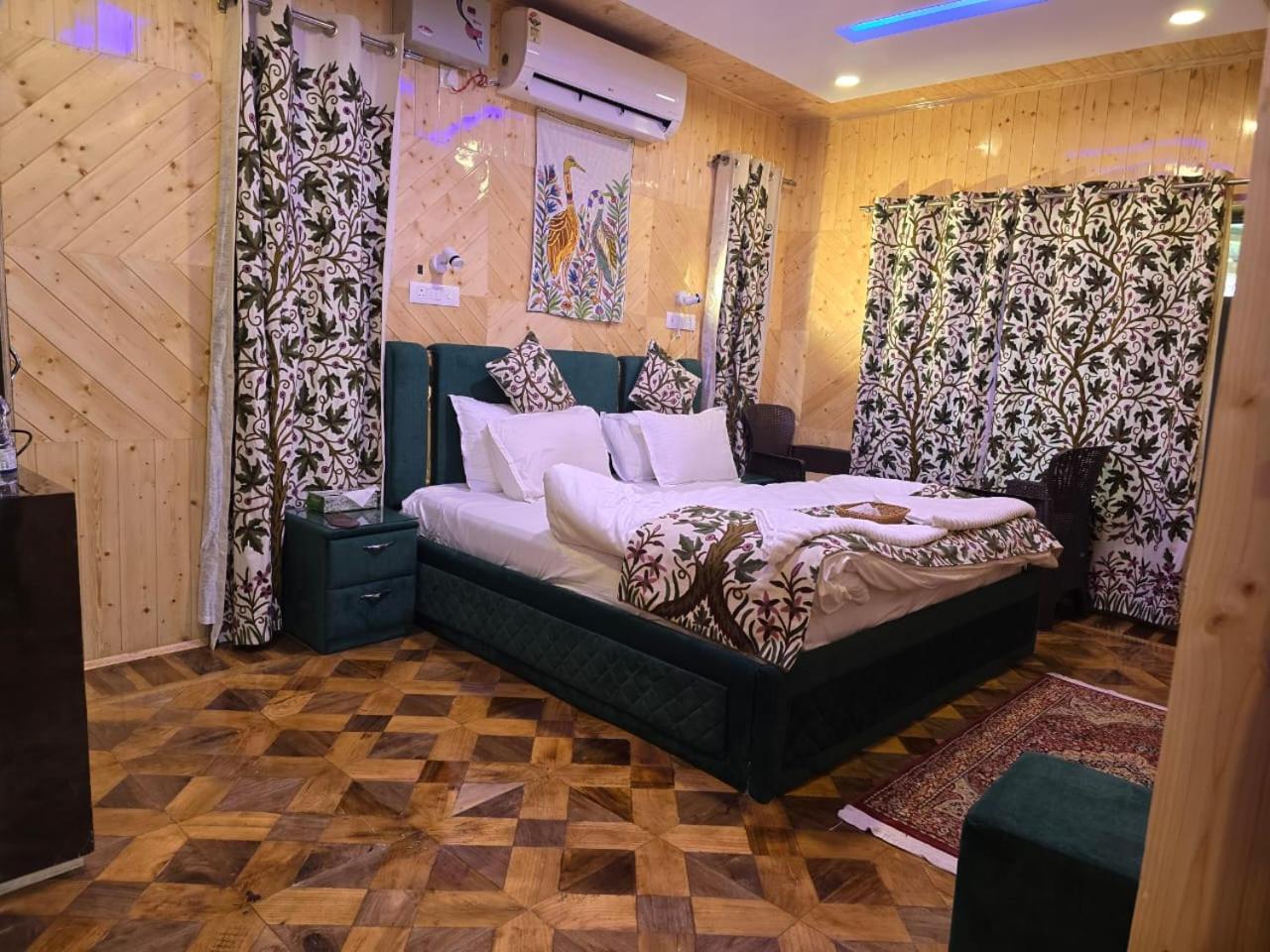 Cliff Cottage Pahalgam, Kashmir Batakut Eksteriør billede