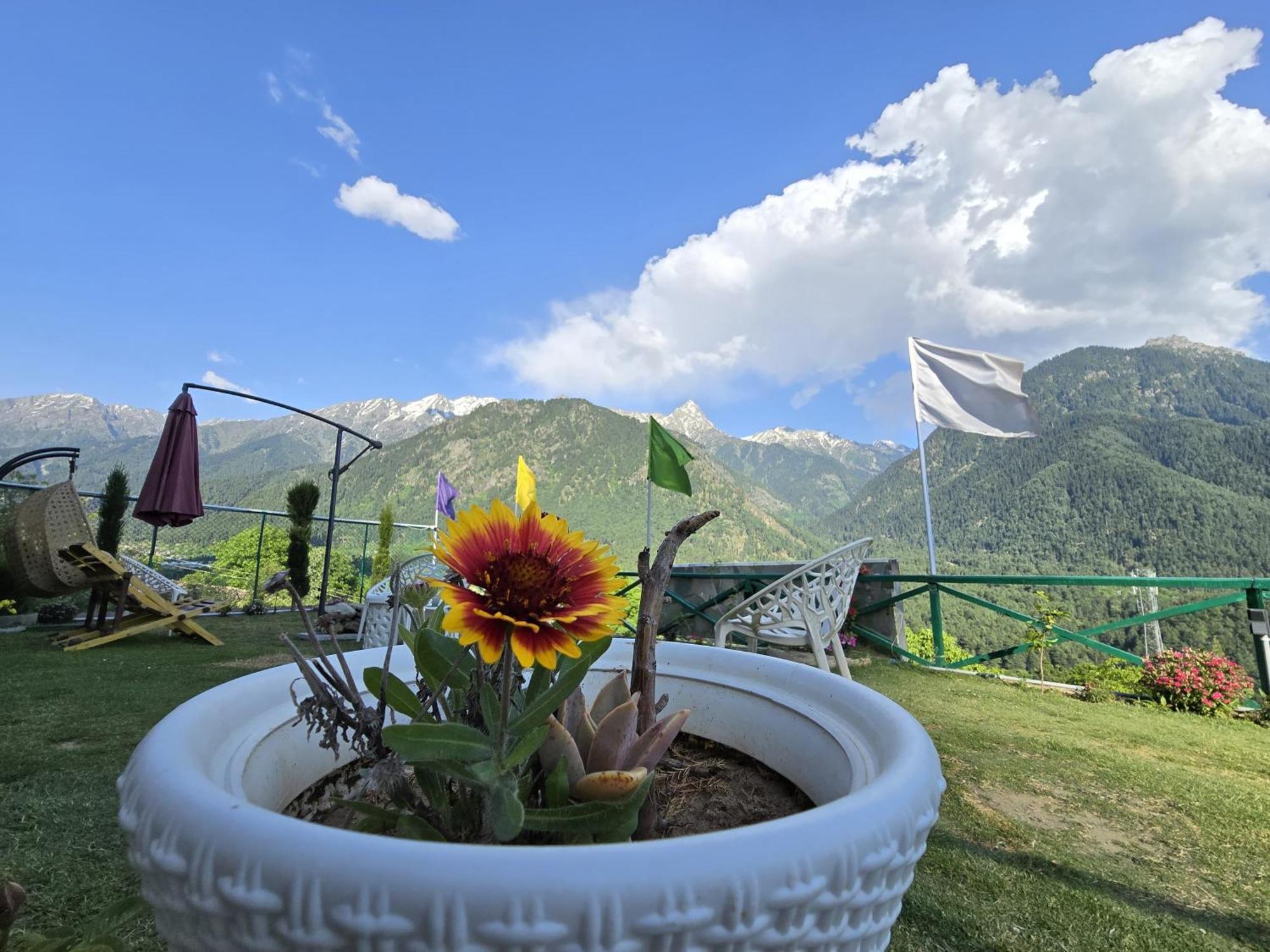 Cliff Cottage Pahalgam, Kashmir Batakut Eksteriør billede