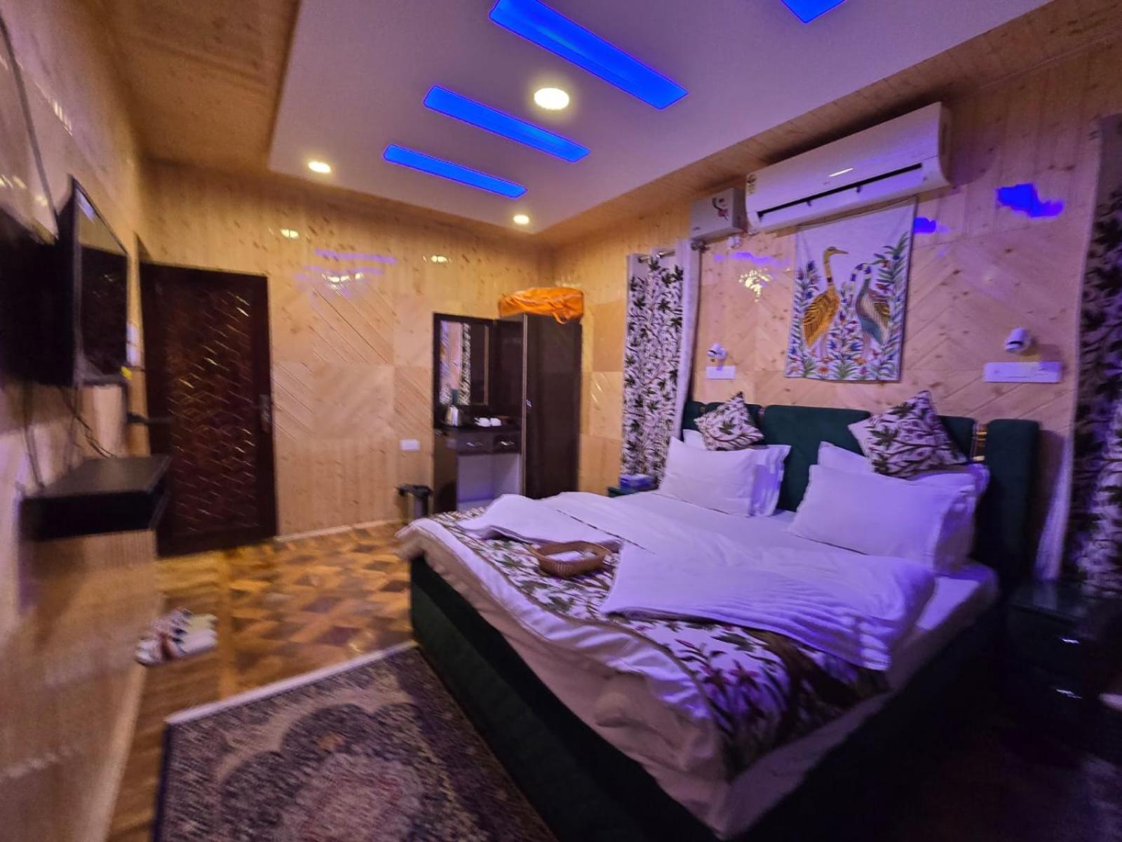 Cliff Cottage Pahalgam, Kashmir Batakut Eksteriør billede
